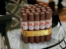 Mức giá của Hoyo de Monterrey Epicure No.2
